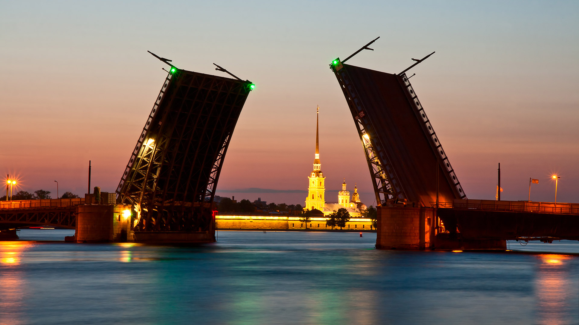 Saint Petersburg. Raised Palace Bridge
